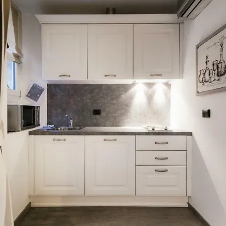 Gaia's - The House Of Travelers *