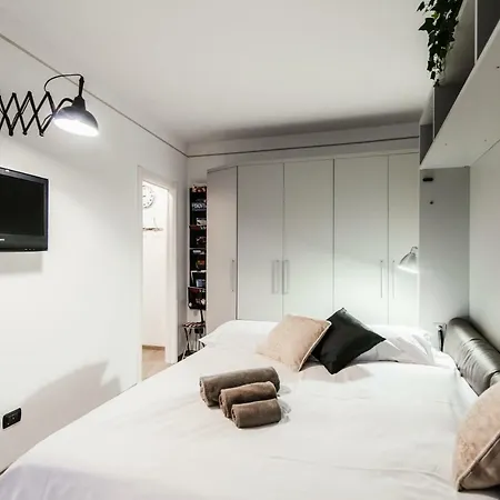 Gaia's - The House Of Travelers