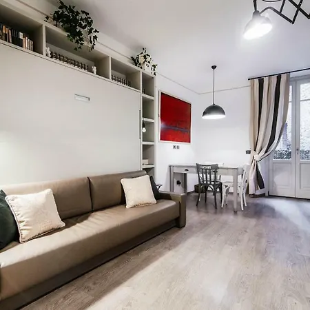 Gaia's - The House Of Travelers *