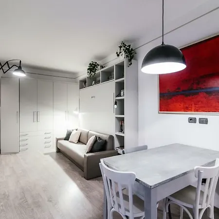 Gaia's - The House Of Travelers *