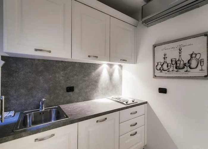 Gaia's - The House Of Travelers