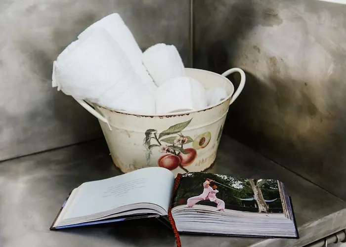 Gaia's - The House Of Travelers *