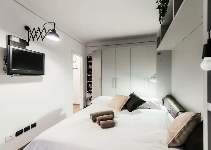 Gaia's - The House Of Travelers