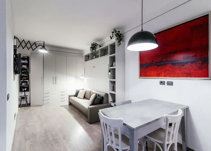 Gaia's - The House Of Travelers *